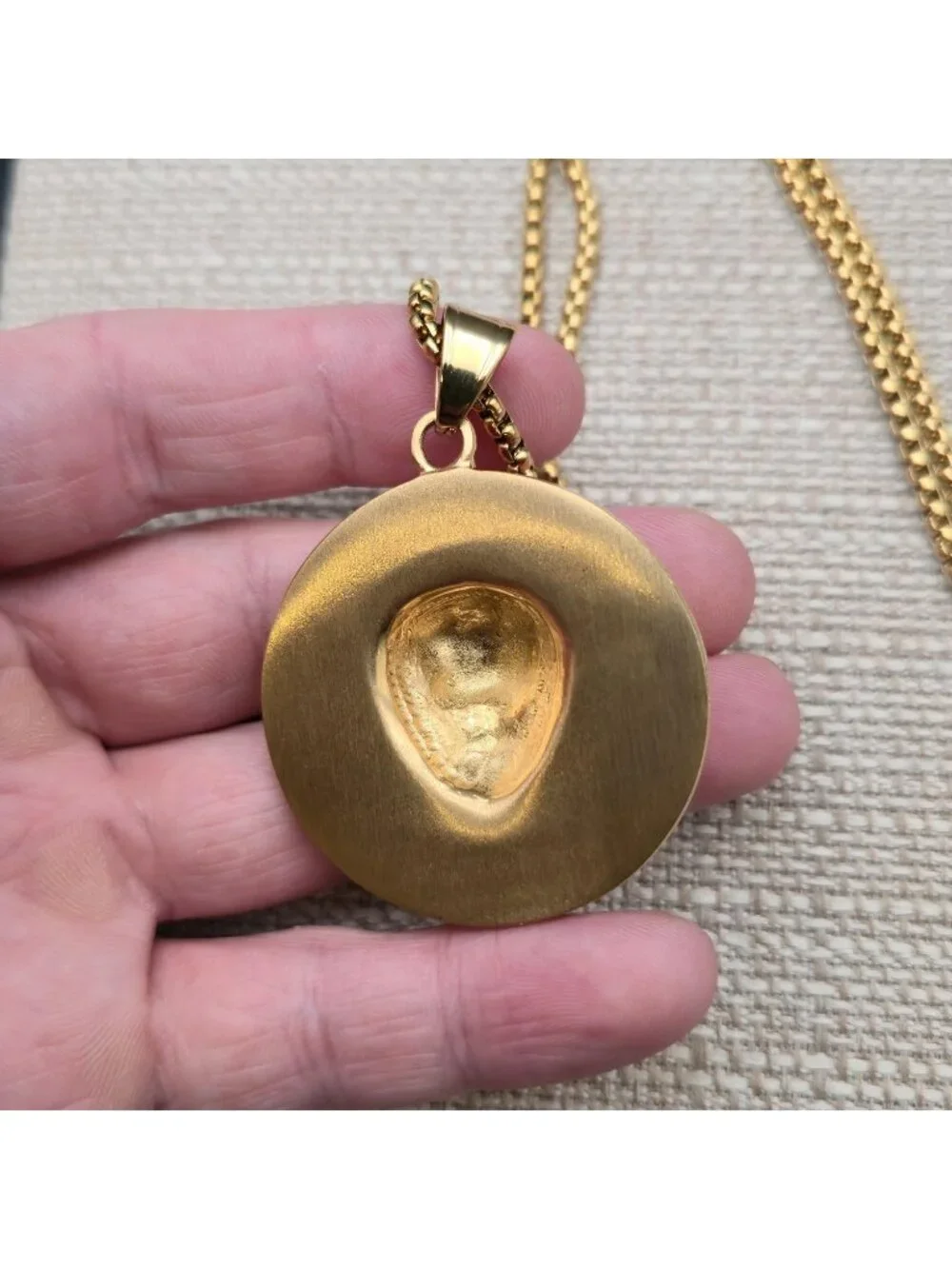 24 Inch Gold Lion Head Medallion Pendant Necklace with Iced Hip Hop Jewelry B154
